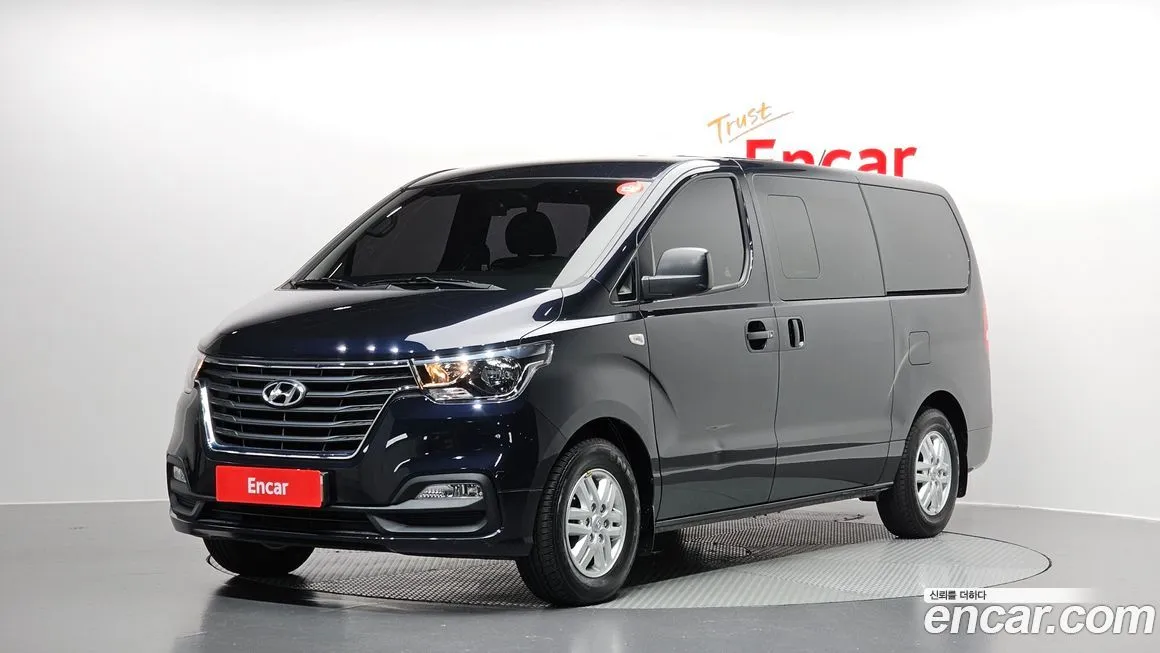 Hyundai Starex — фото 1
