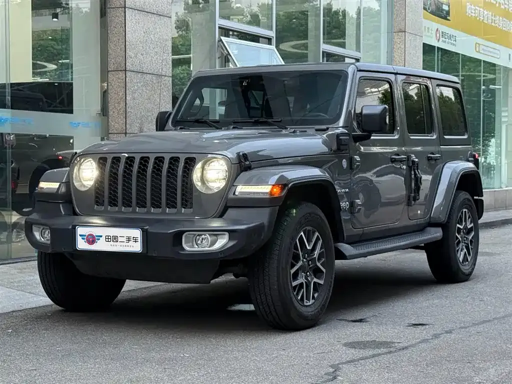 Jeep Wrangler PHEV 2023 из CN, фото 1