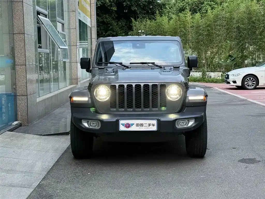 Jeep Wrangler PHEV 2023 из CN, фото 2