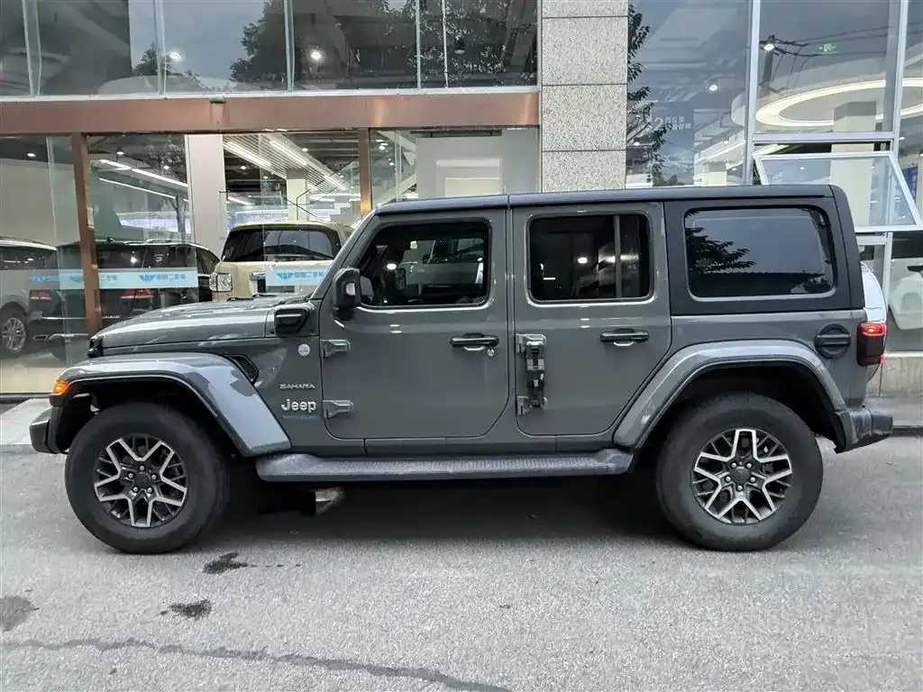 Jeep Wrangler PHEV 2023 из CN, фото 3