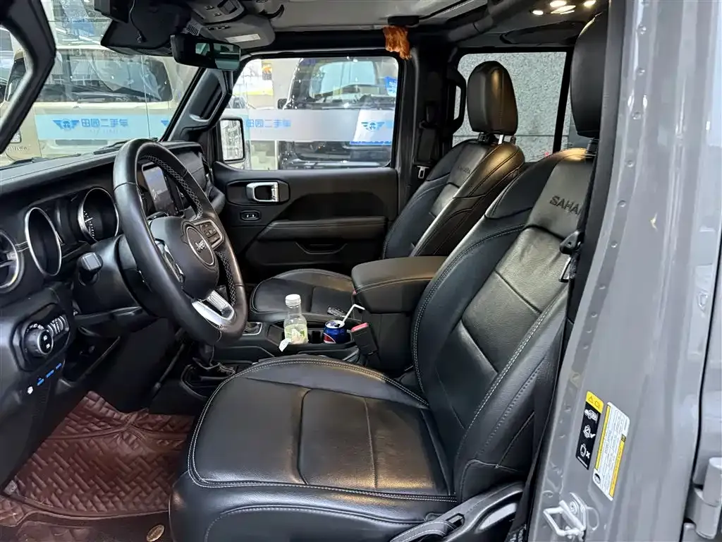 Jeep Wrangler PHEV 2023 из CN, фото 8
