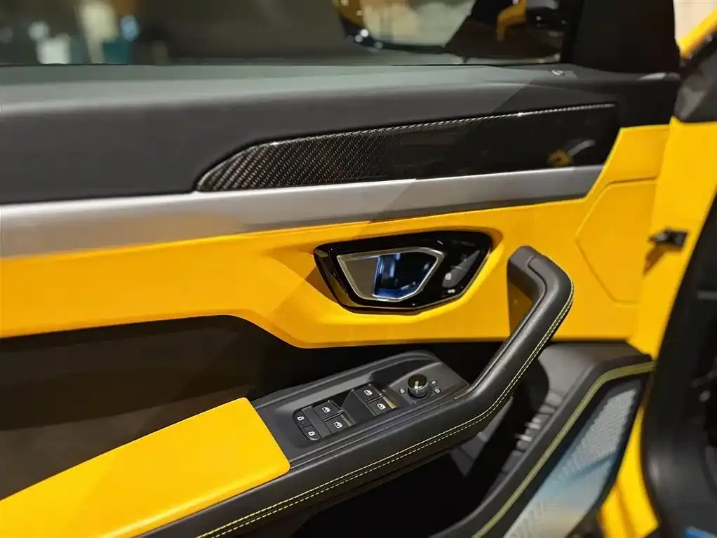 Lamborghini Urus — фото 8