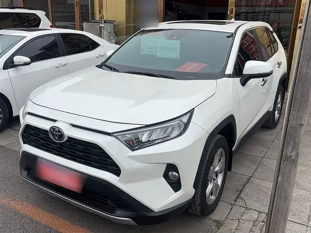 Toyota RAV4 — фото 2