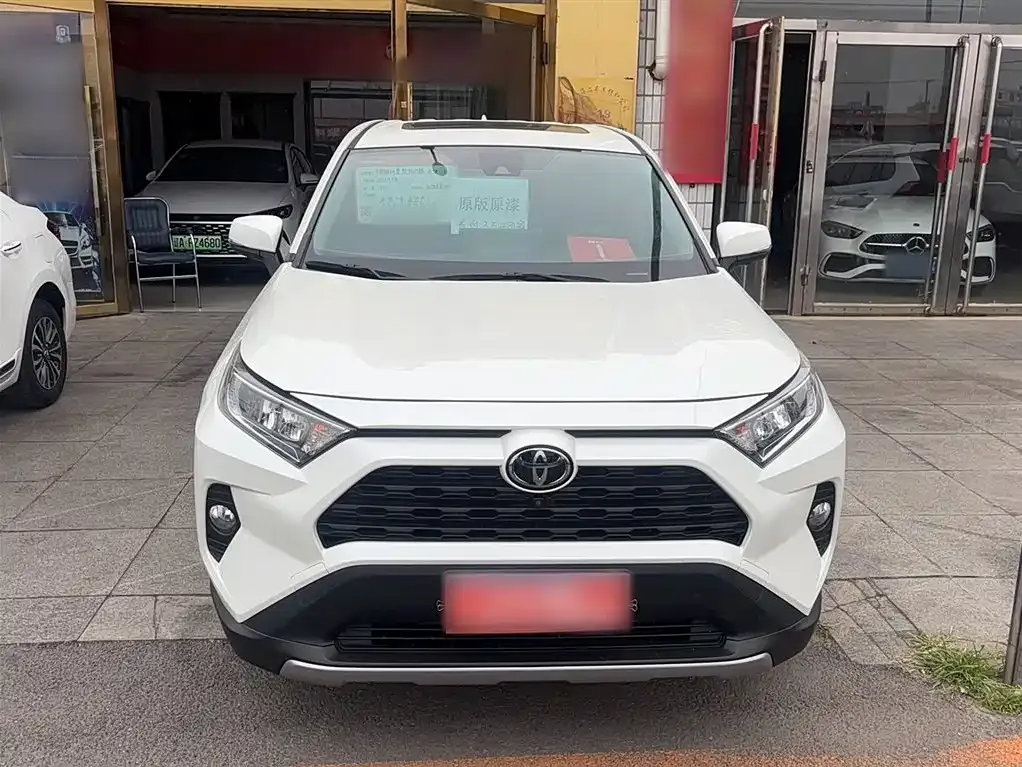 Toyota RAV4 — фото 3