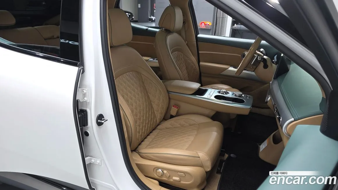 Genesis GV60 — фото 10