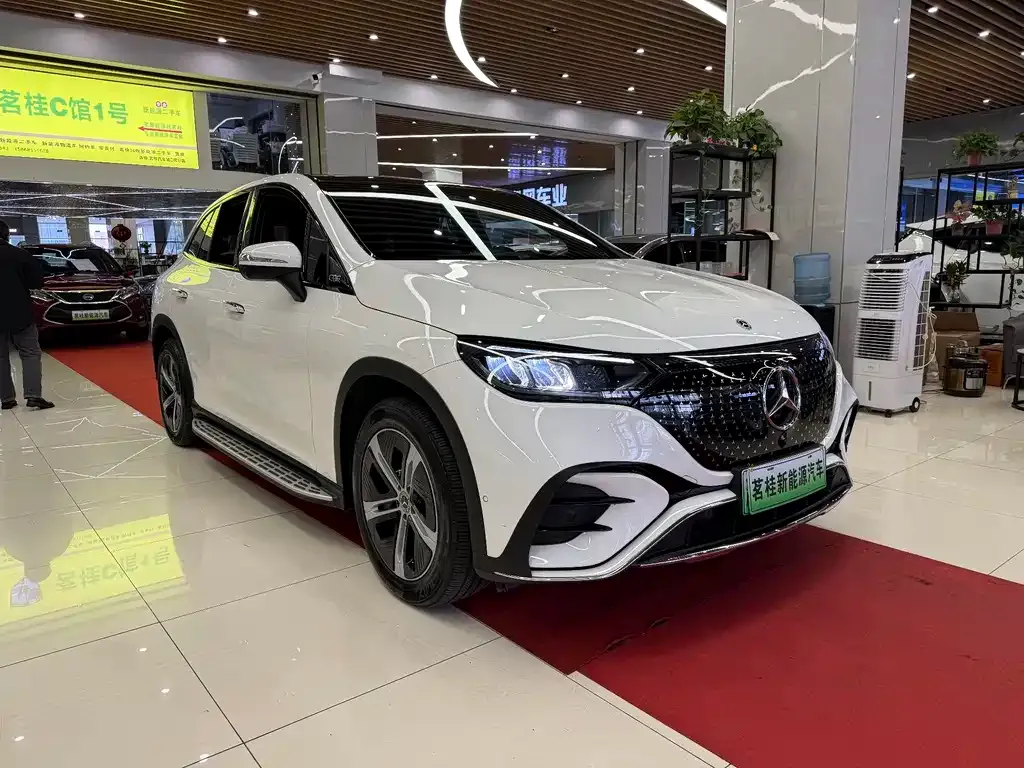 Mercedes-Benz EQE SUV 2023 из CN, фото 3