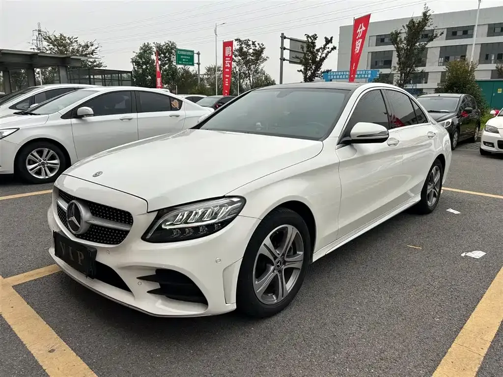 Mercedes-Benz C-Class — фото 1