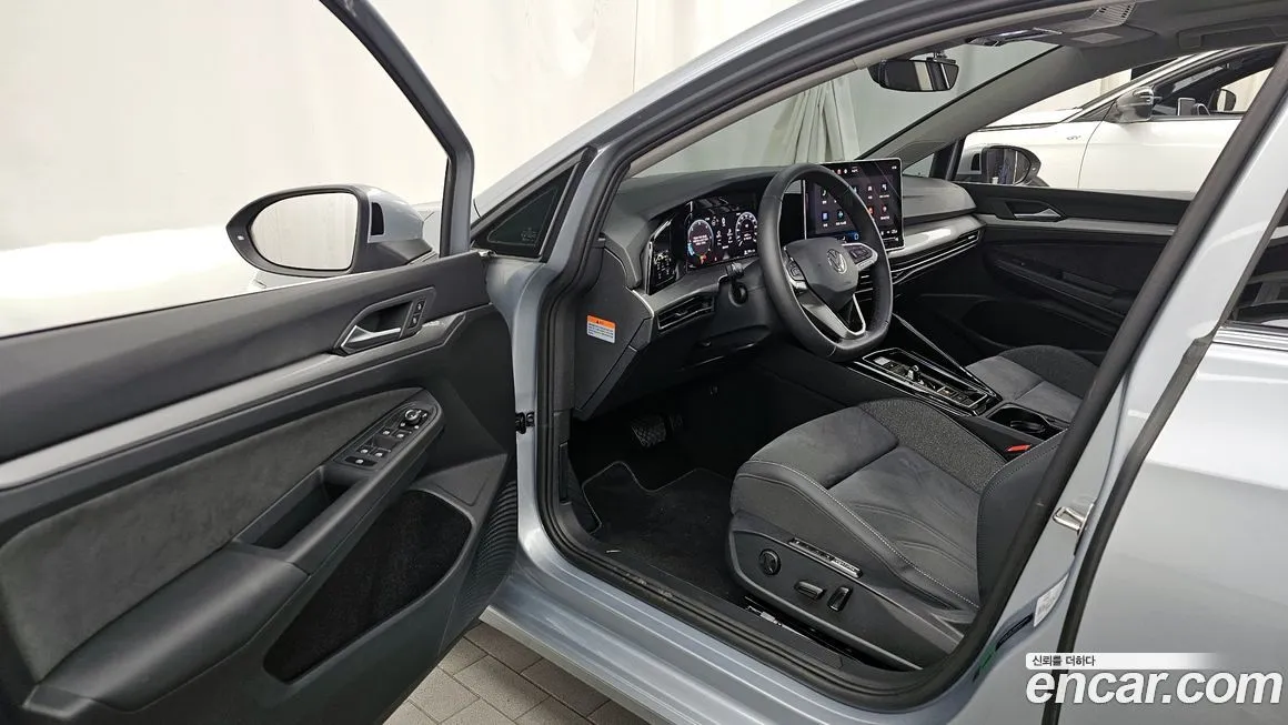 Volkswagen Golf 2025 из KR, фото 10