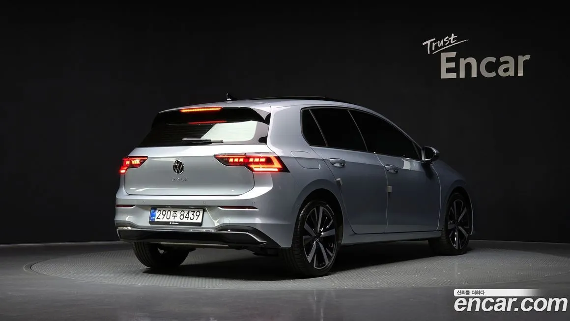 Volkswagen Golf 2025 из KR, фото 2