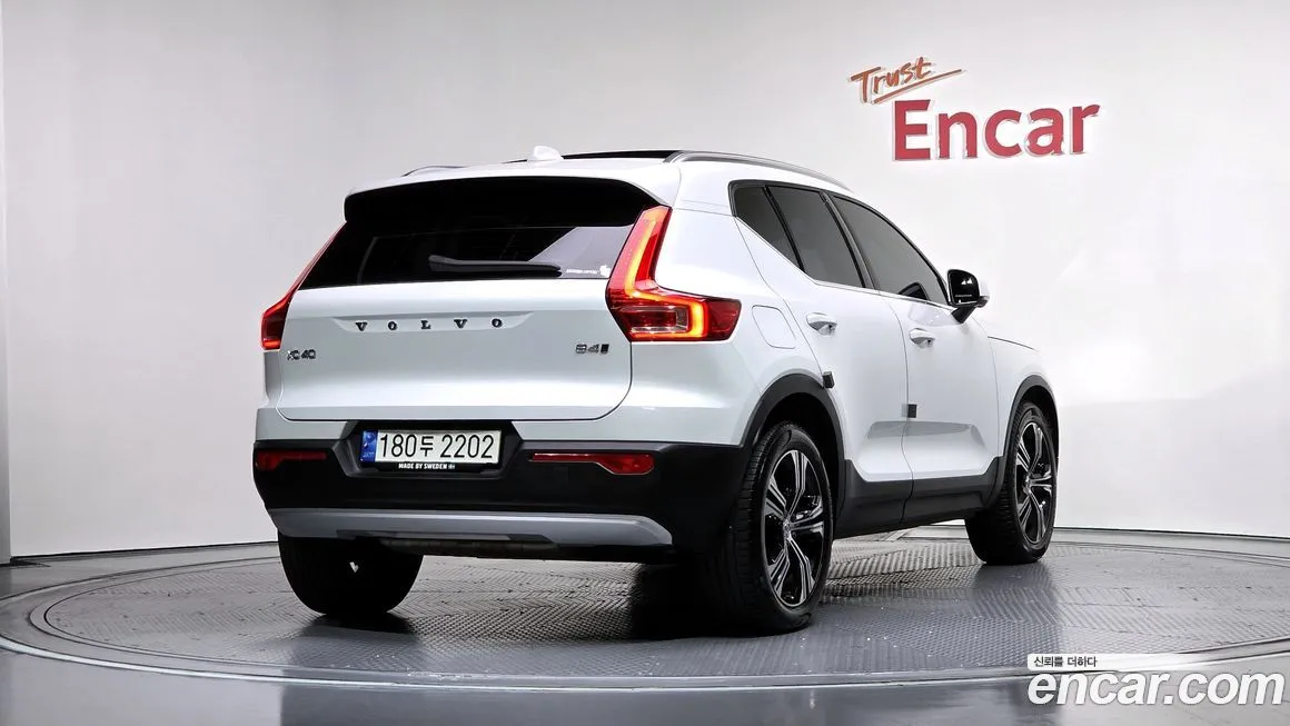 Volvo XC40 — фото 2