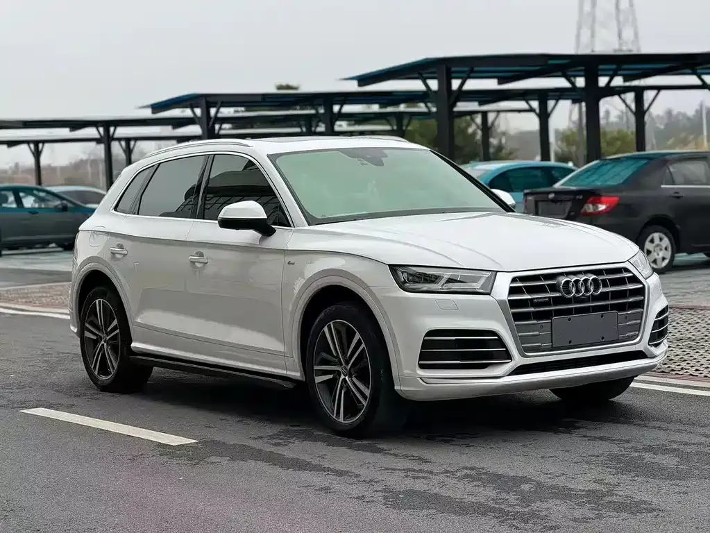 Audi Q5L — фото 3