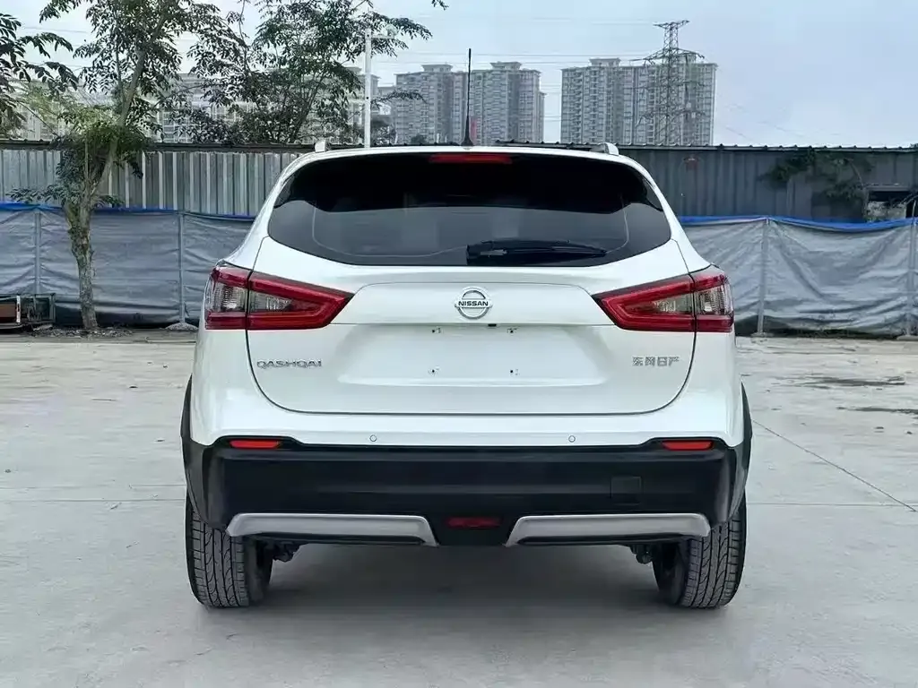 Nissan Qashqai — фото 8