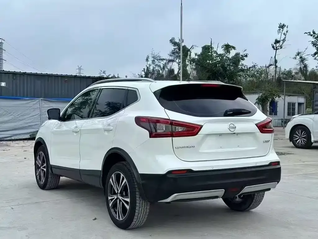 Nissan Qashqai — фото 9