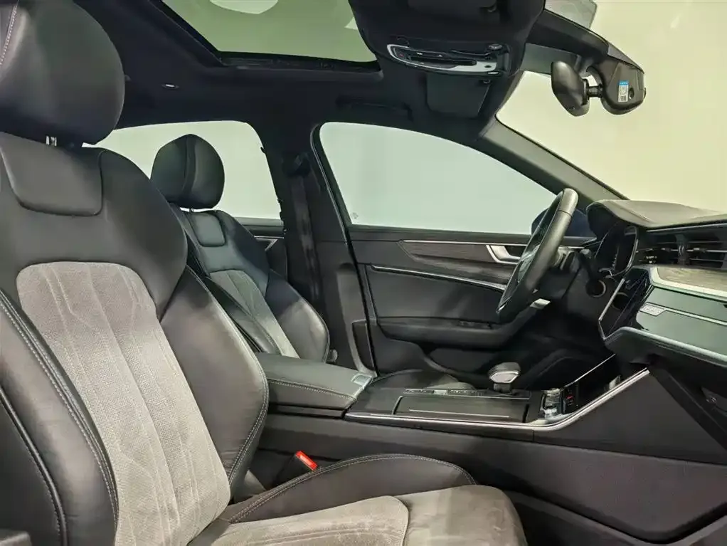 Audi A6L 2024 из CN, фото 8