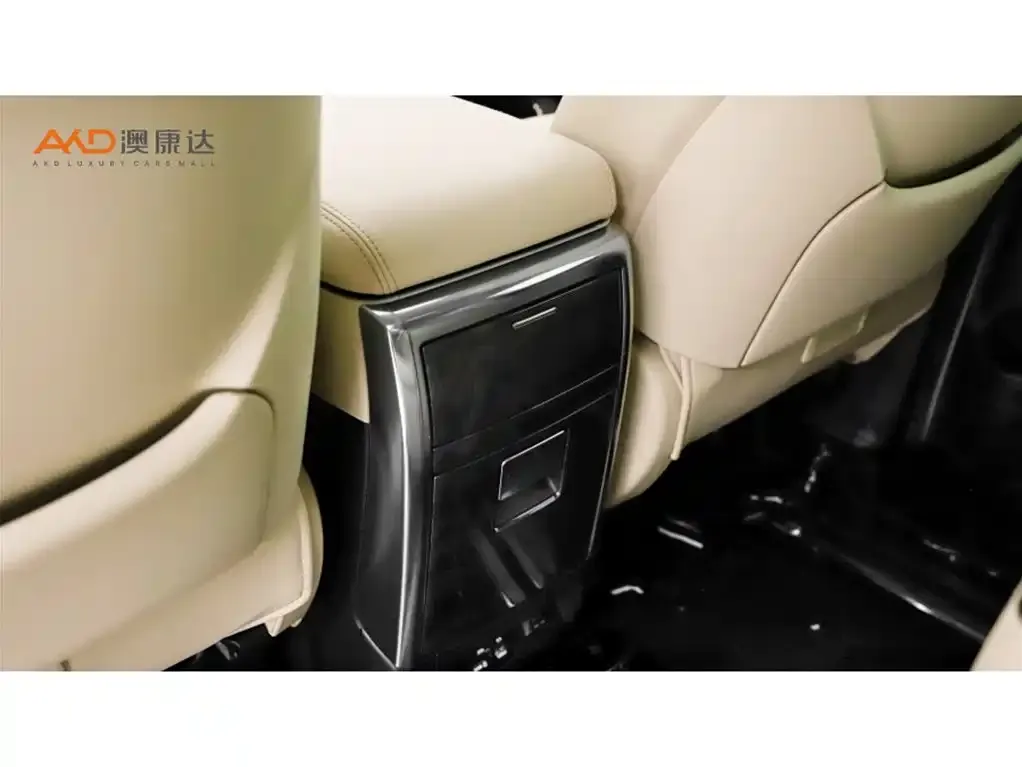 Toyota Alphard — фото 10