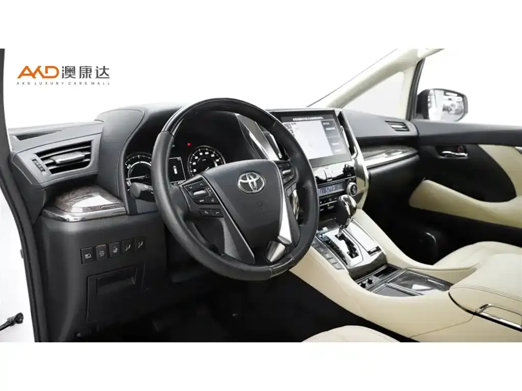 Toyota Alphard — фото 6