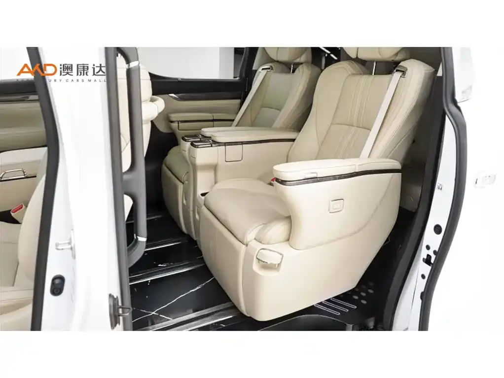 Toyota Alphard — фото 7