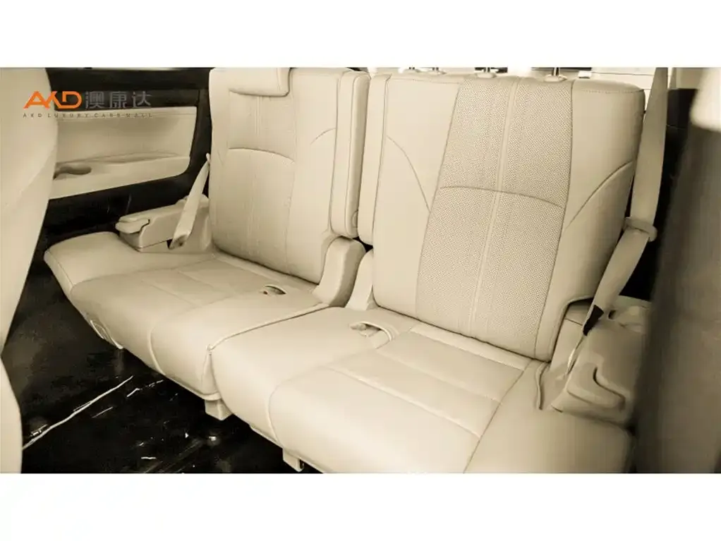 Toyota Alphard — фото 9