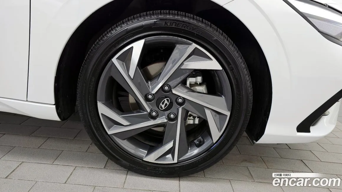 Hyundai AVANTE — фото 5