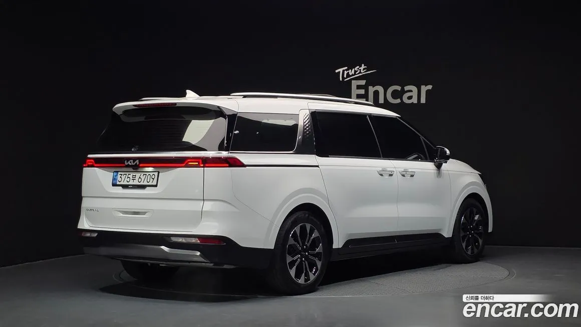 Kia Carnival — фото 2