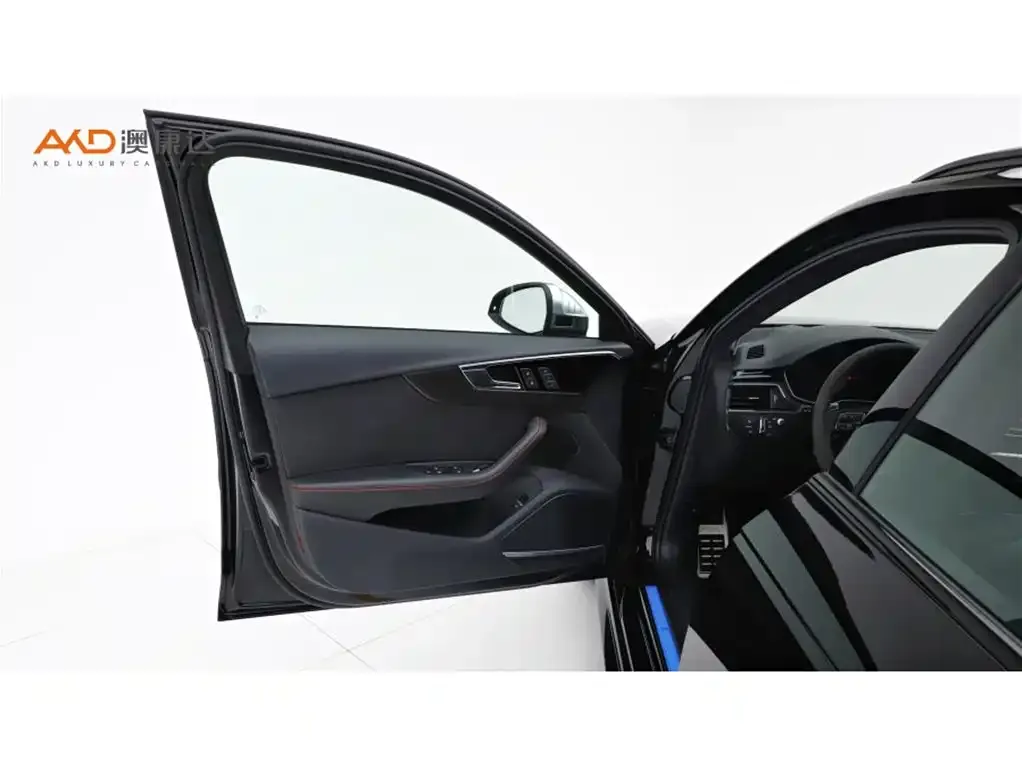 Audi RS 4 2024 из CN, фото 10