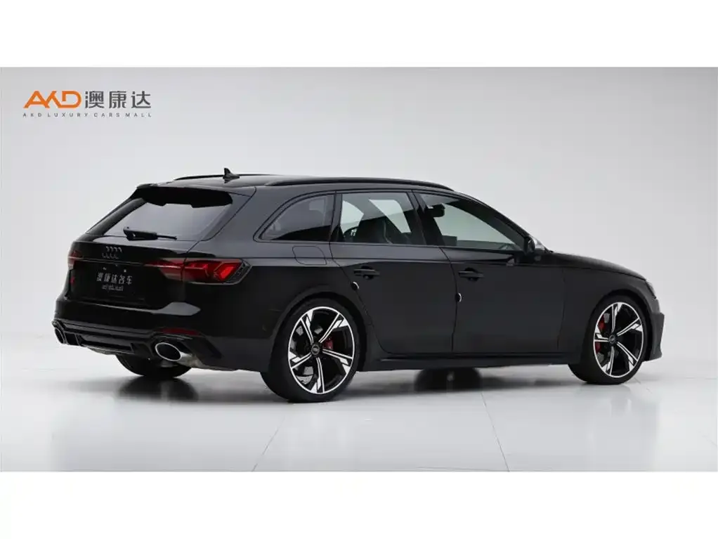 Audi RS 4 2024 из CN, фото 3