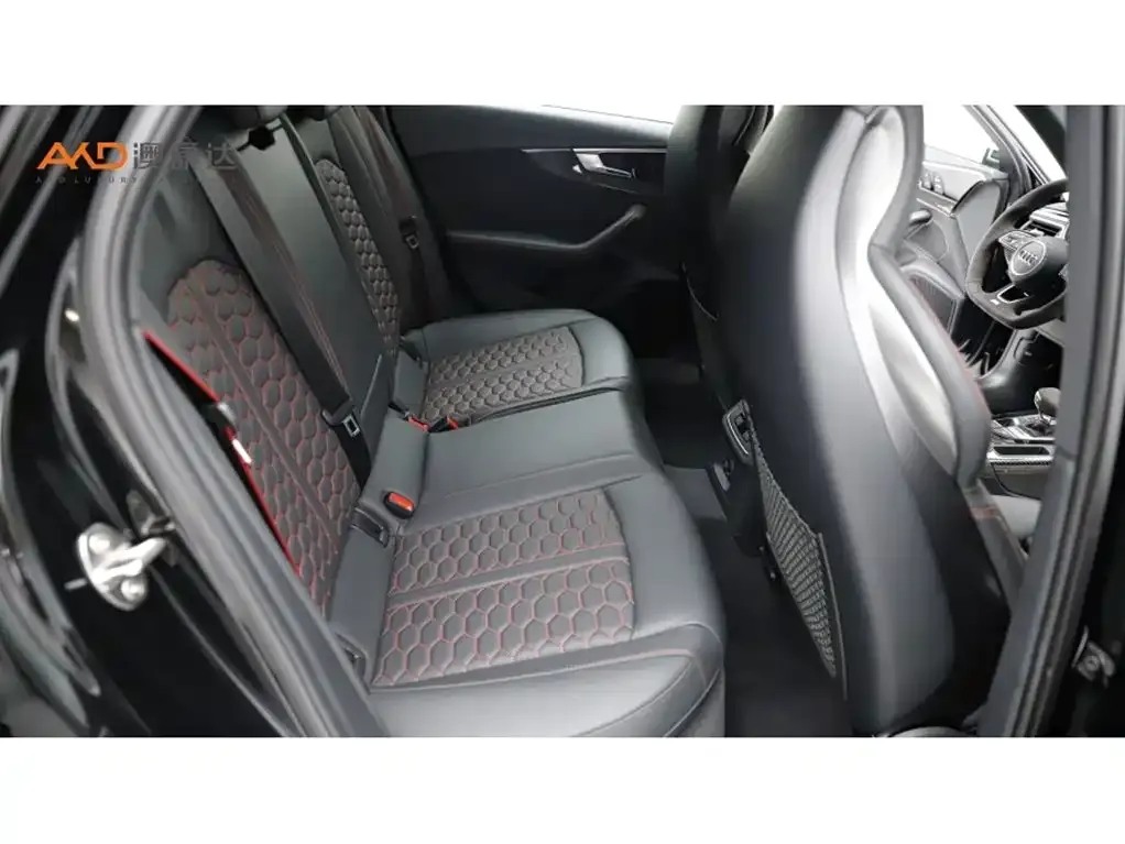 Audi RS 4 2024 из CN, фото 8