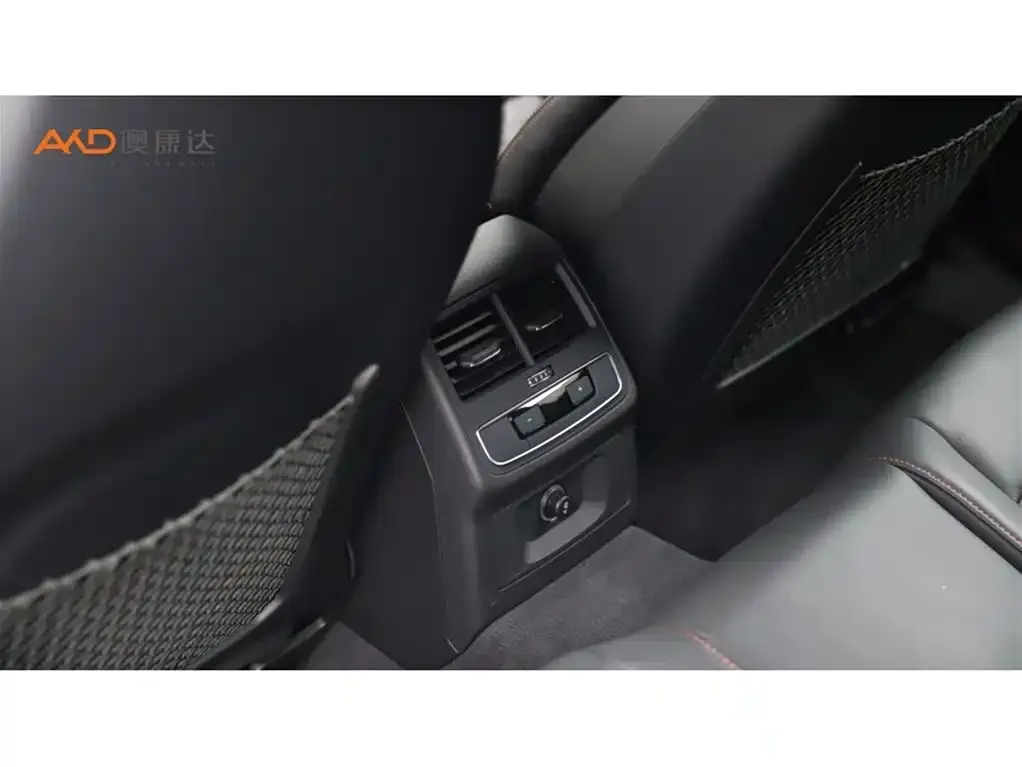 Audi RS 4 2024 из CN, фото 9