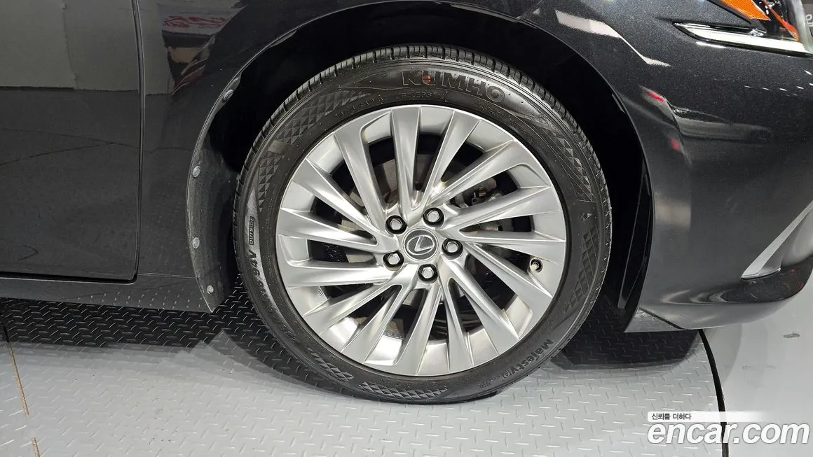 Lexus ES 2021 из KR, фото 5