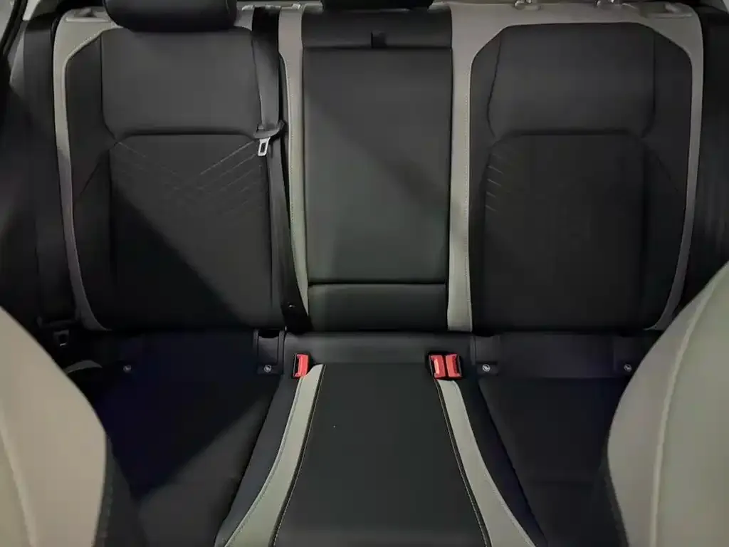 Volkswagen Golf 2022 из CN, фото 8