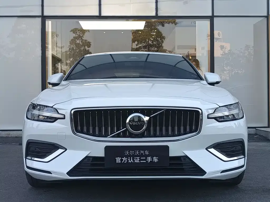 Volvo S60 — фото 2