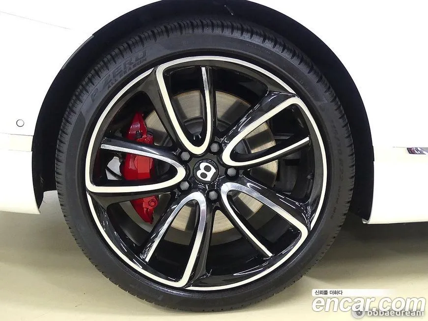 Bentley Continental 2023 из KR, фото 9