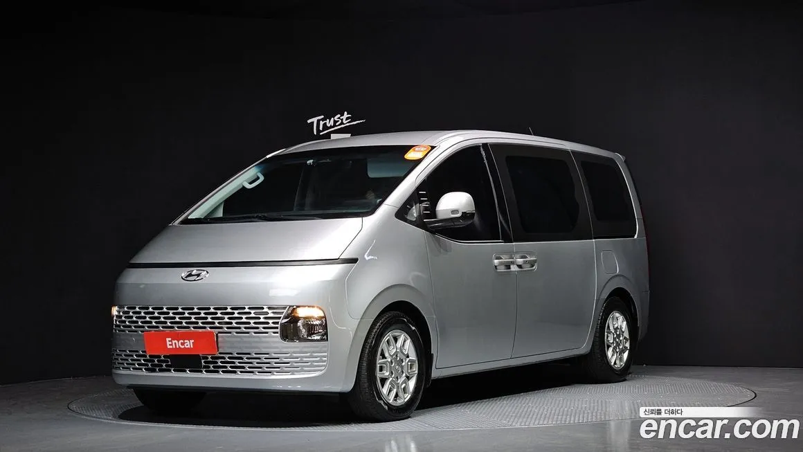 Hyundai Staria — фото 1