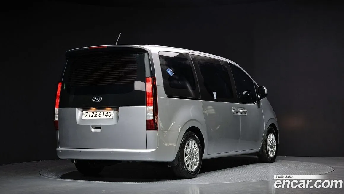 Hyundai Staria — фото 2