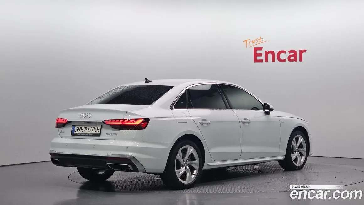 Audi A4 — фото 2