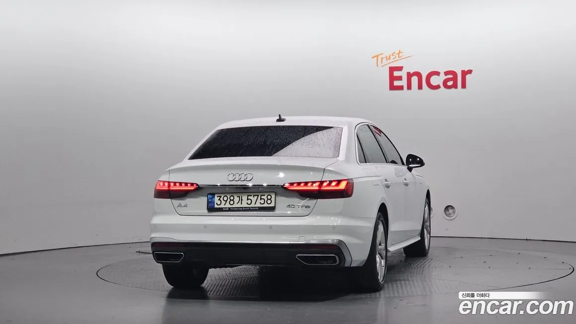 Audi A4 — фото 4
