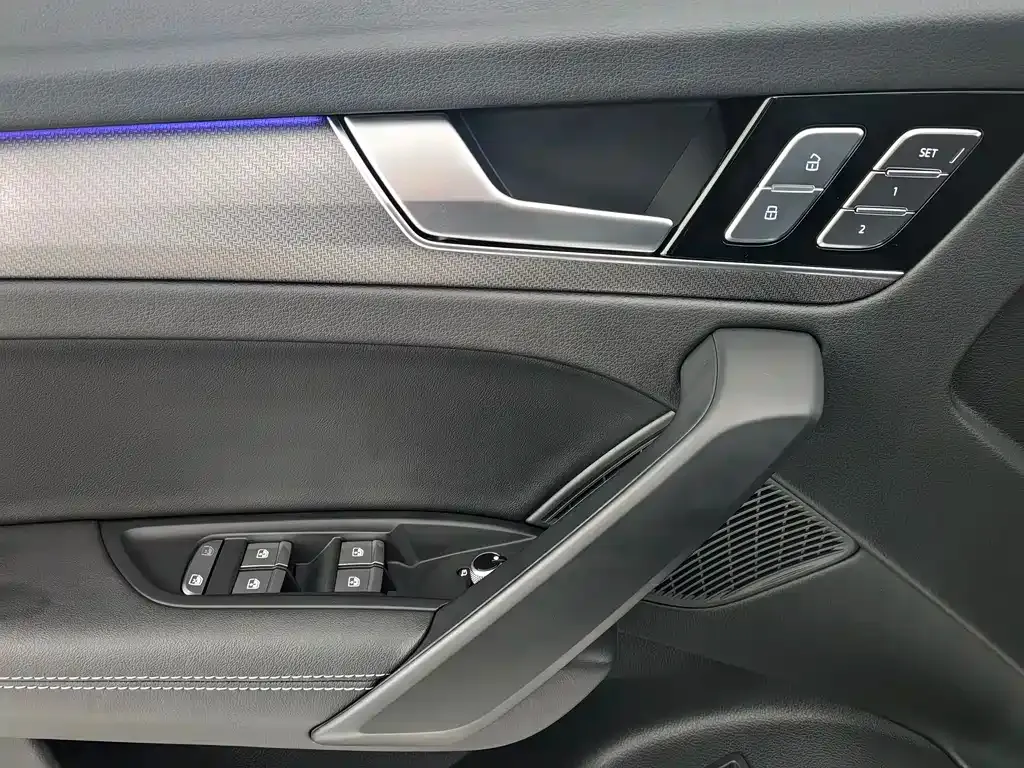 Audi Q5L 2024 из CN, фото 5
