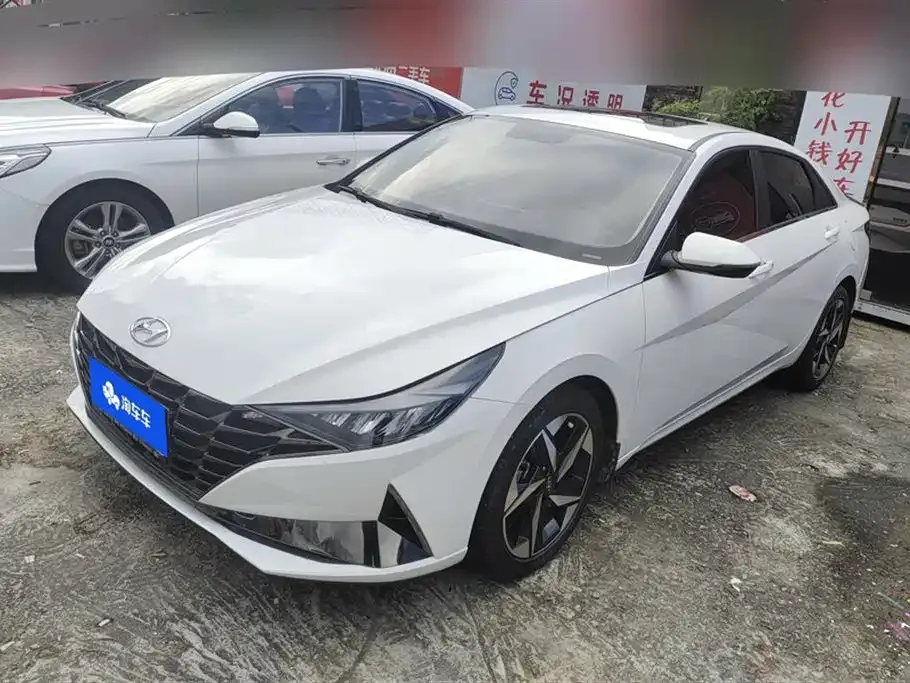Hyundai Elantra 2023 из CN, фото 1
