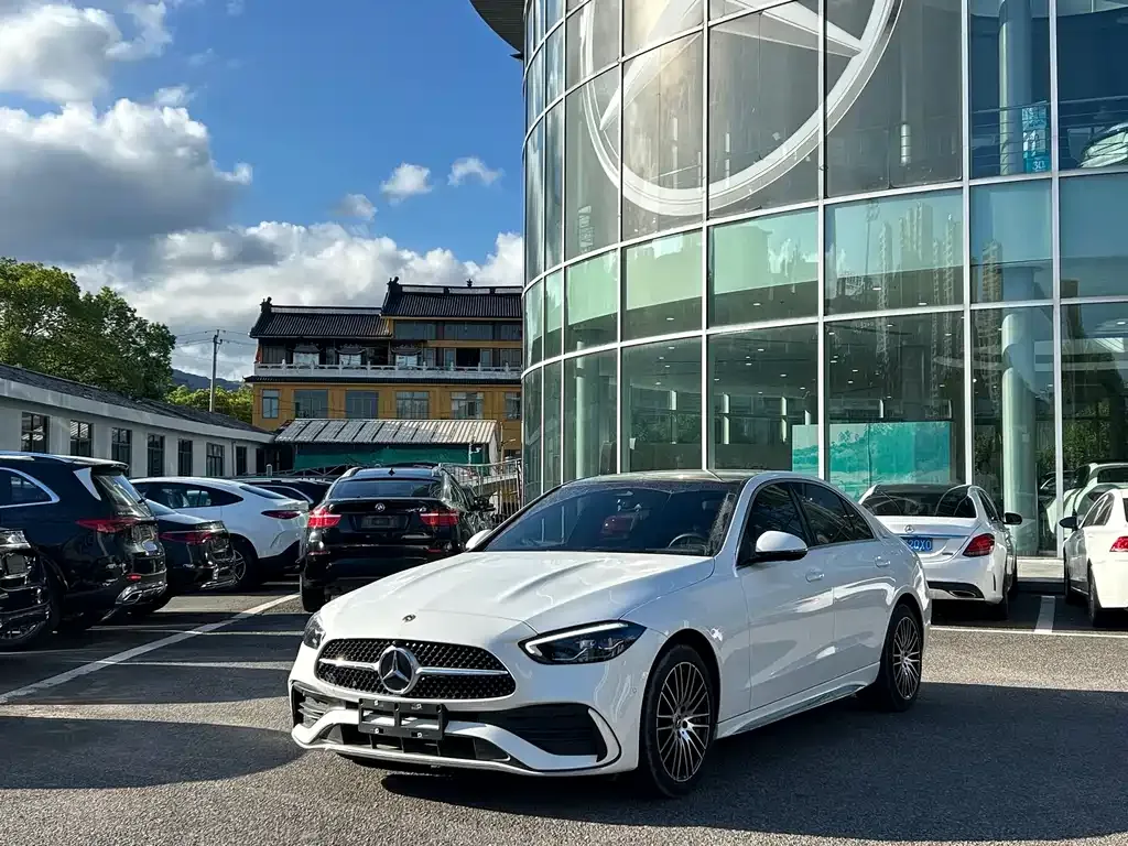 Mercedes-Benz C-Class — фото 1