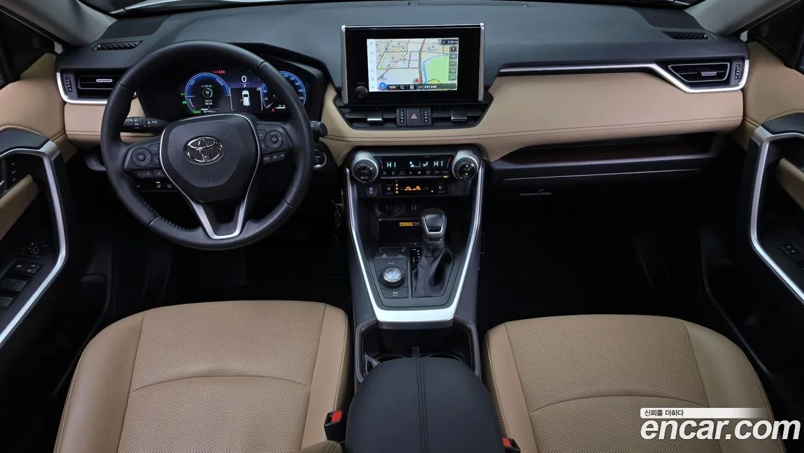Toyota RAV4 — фото 7