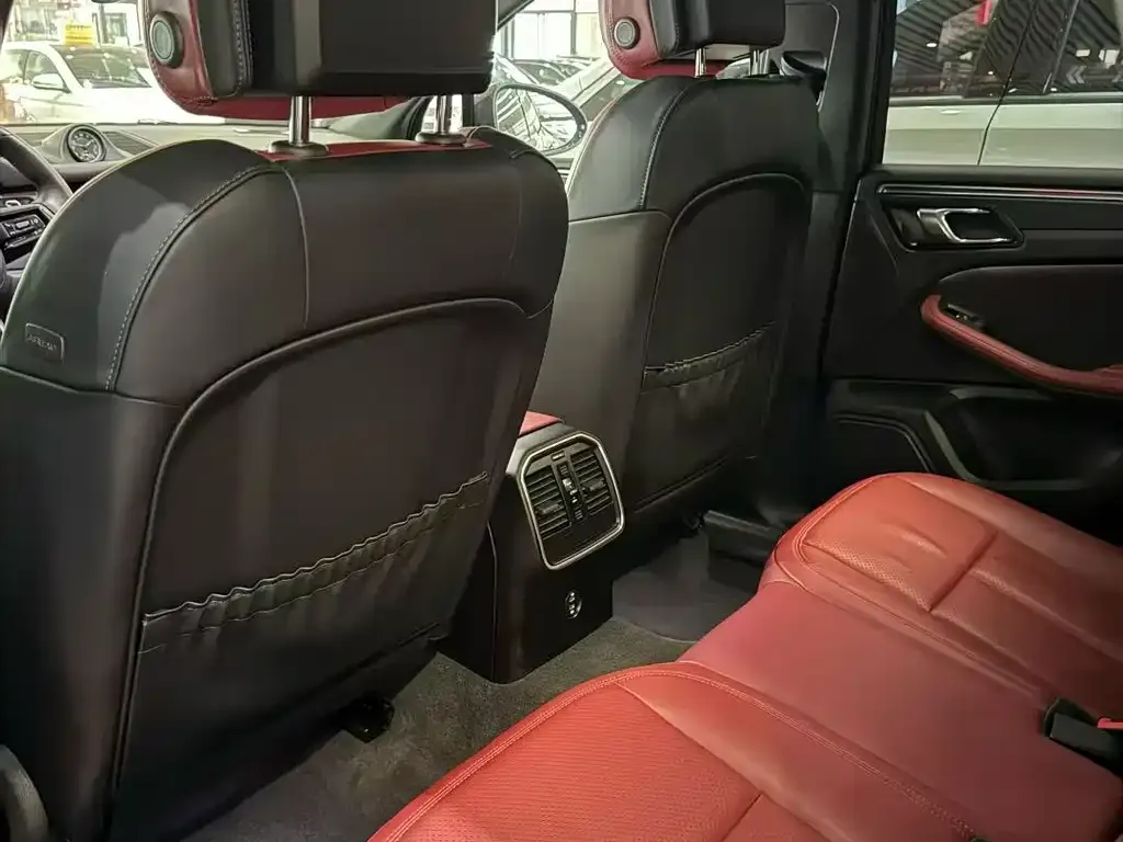 Porsche Macan 2024 из CN, фото 5