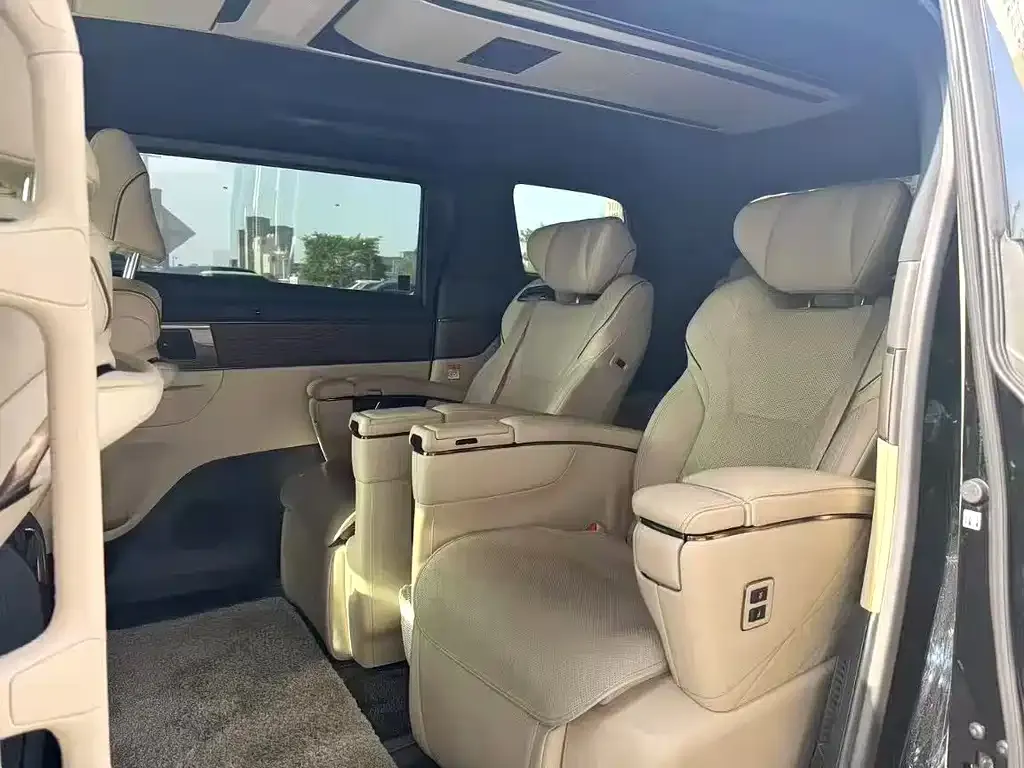 Toyota Vellfire — фото 5