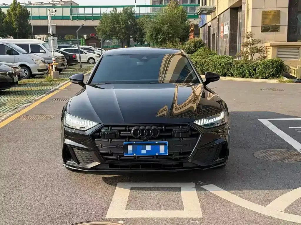 Audi A7L 2023 из CN, фото 2