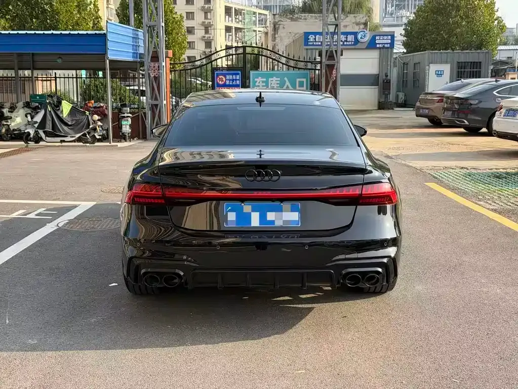 Audi A7L 2023 из CN, фото 5