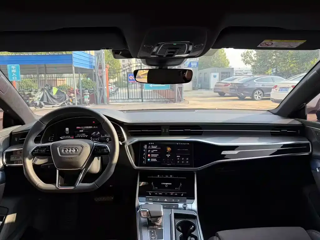 Audi A7L 2023 из CN, фото 8