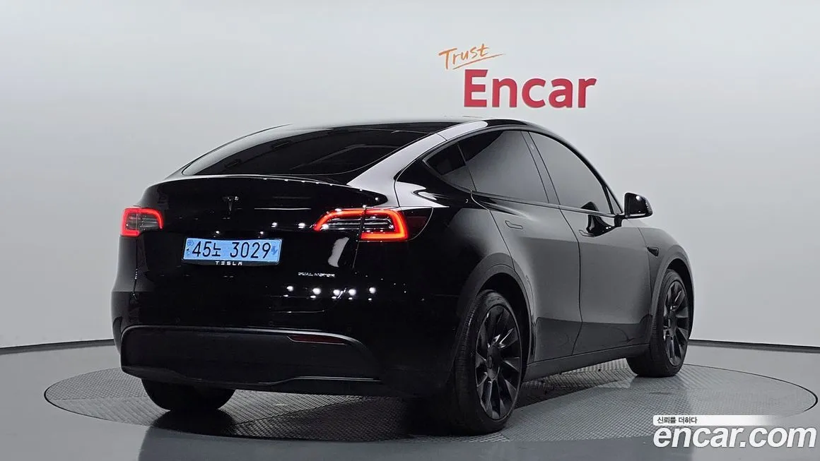 Tesla Model Y — фото 2