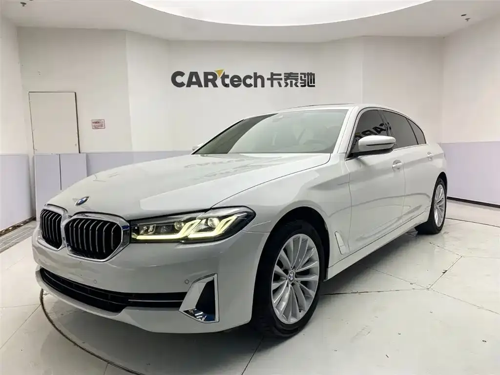 BMW 5 Series — фото 1