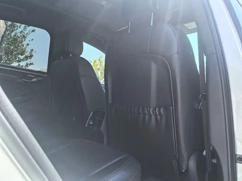 Porsche Macan 2023 из CN, фото 10