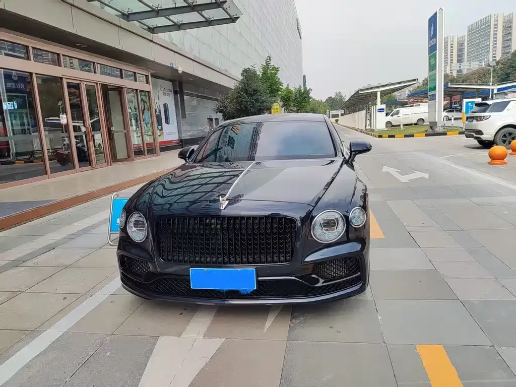Bentley Flying Spur — фото 2