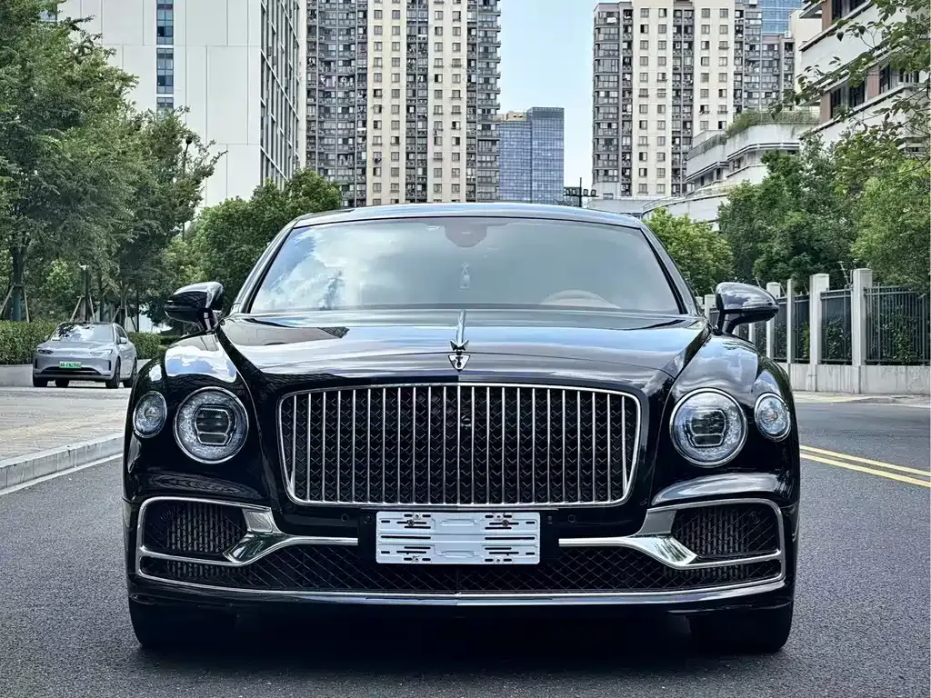 Bentley Flying Spur 2023 из CN, фото 2